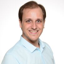 Portraitbild von Julian Schmitt, Organisations­entwickler, Personalberatung, Dresden und Lübeck